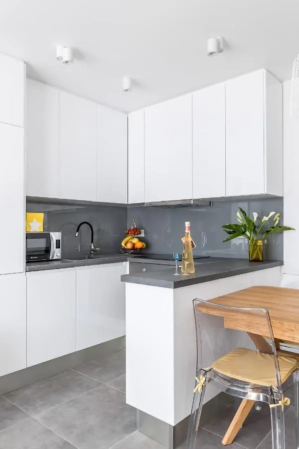 Down Town Apartment Split