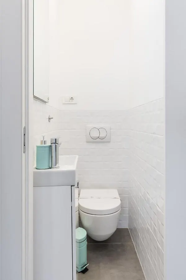 Down Town Apartment Split