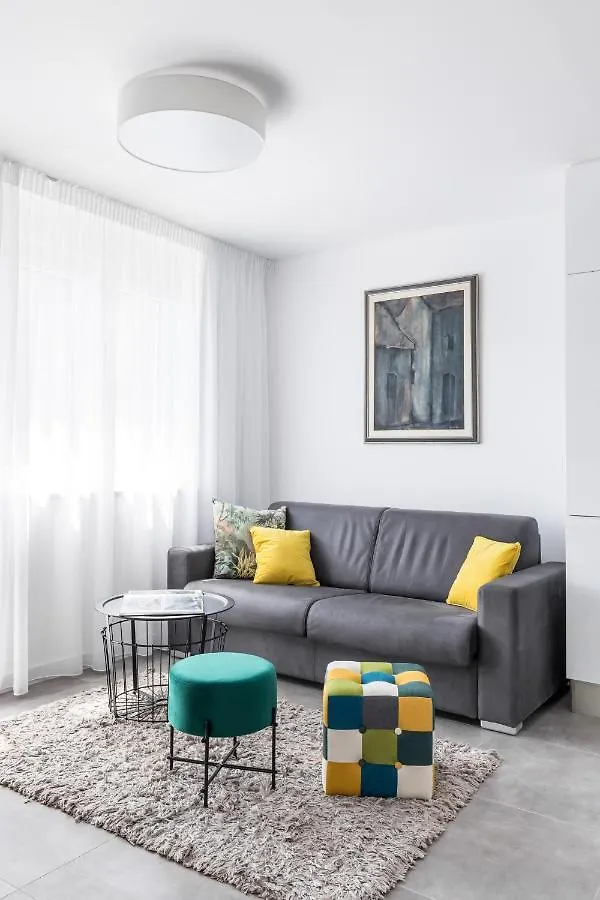 Down Town Apartment Split